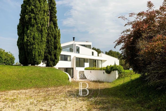 Image No.8-4 Bed House for sale