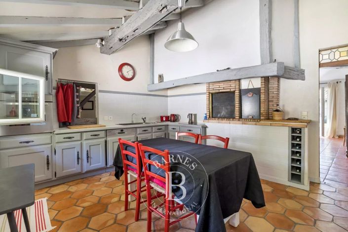 Image No.12-2 Bed House for sale