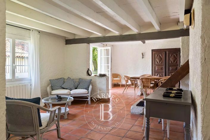 Image No.8-2 Bed House for sale