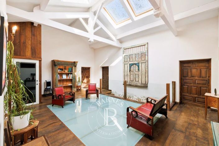 Image No.22-6 Bed House for sale