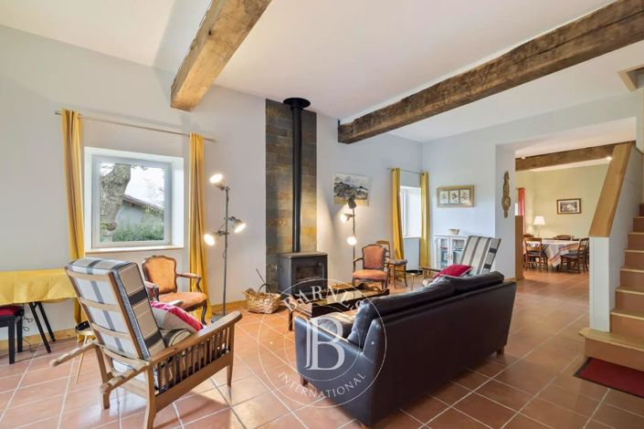 Image No.22-10 Bed House for sale