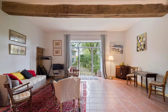 Image No.23-10 Bed House for sale