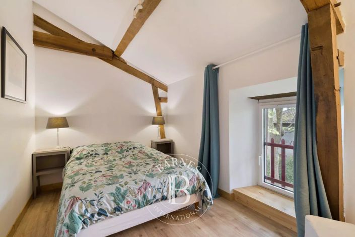 Image No.30-10 Bed House for sale