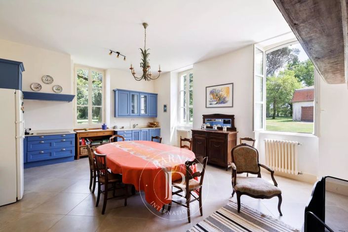 Image No.11-6 Bed House for sale