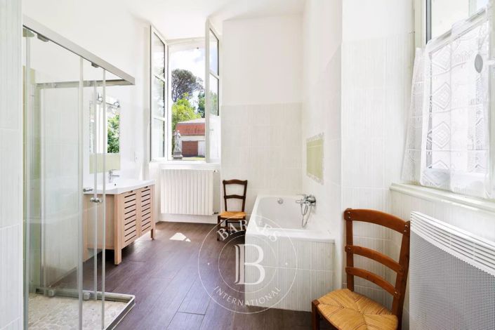 Image No.14-6 Bed House for sale