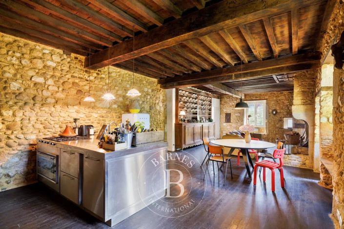 Image No.11-8 Bed House for sale