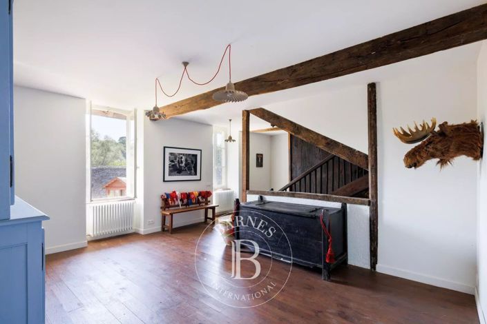 Image No.14-8 Bed House for sale