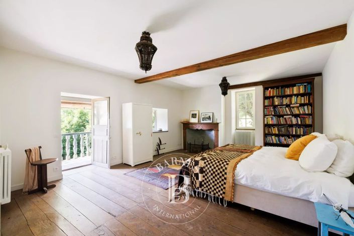 Image No.15-8 Bed House for sale