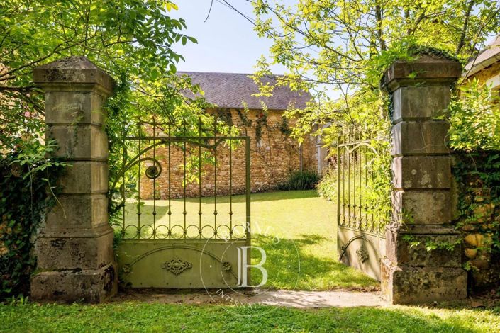 Image No.25-8 Bed House for sale