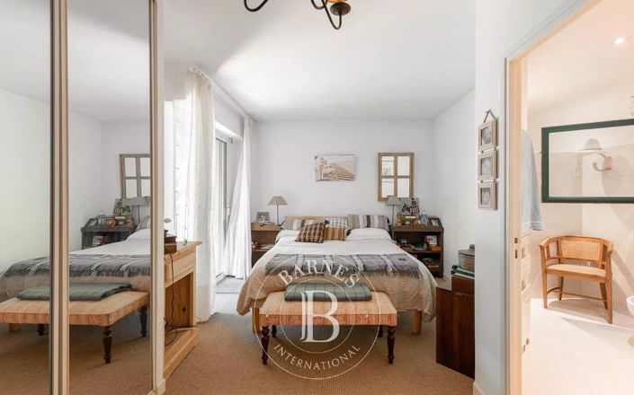 Image No.11-5 Bed House for sale