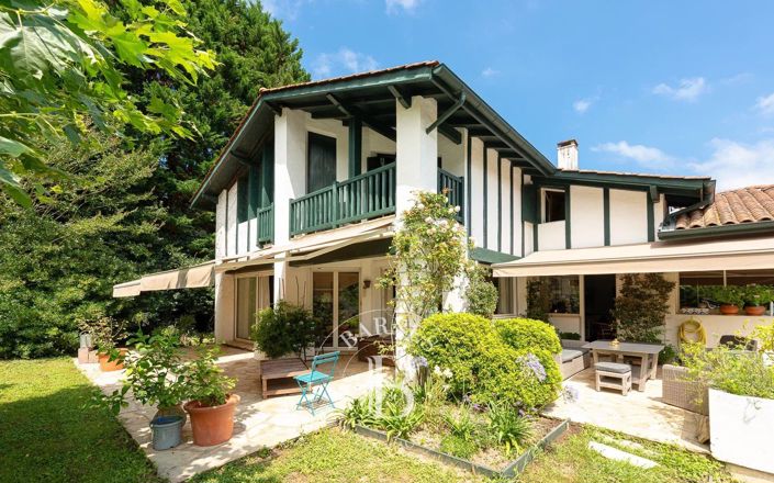 Image No.3-5 Bed House for sale