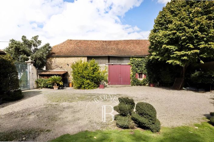 Image No.17-8 Bed House for sale