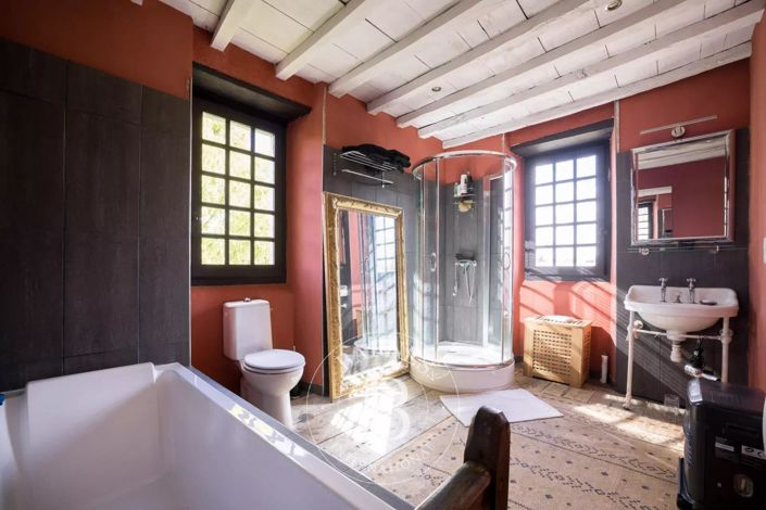 Image No.34-8 Bed House for sale