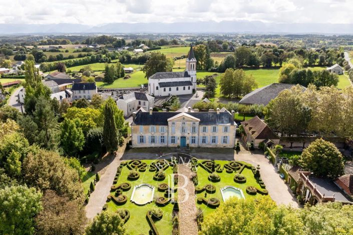 Image No.42-8 Bed House for sale