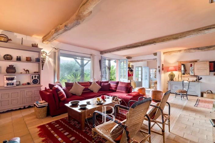 Image No.15-4 Bed House for sale