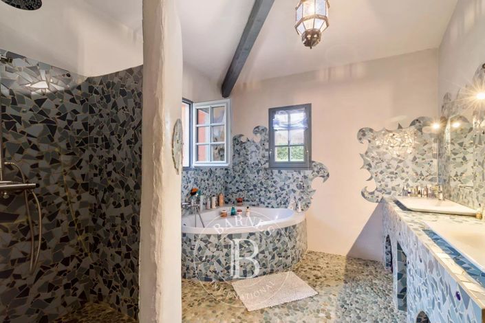 Image No.25-4 Bed House for sale