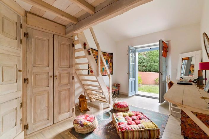 Image No.30-4 Bed House for sale