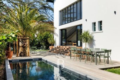 1 - Biarritz, House