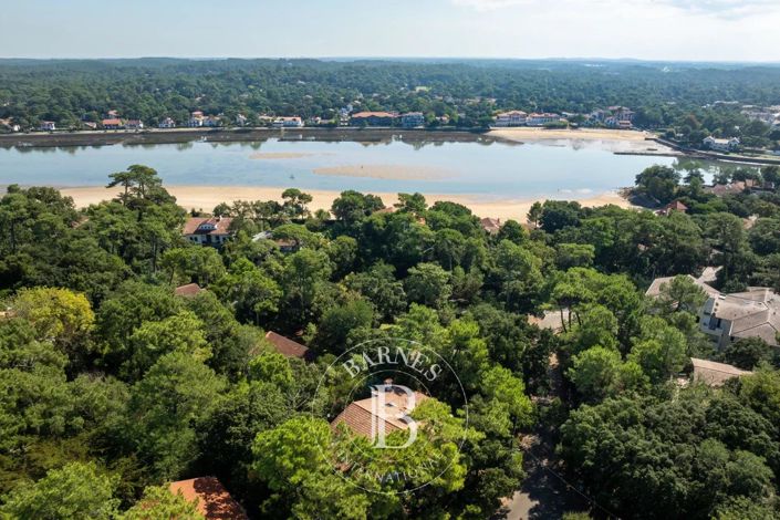 Image No.21-10 Bed House for sale