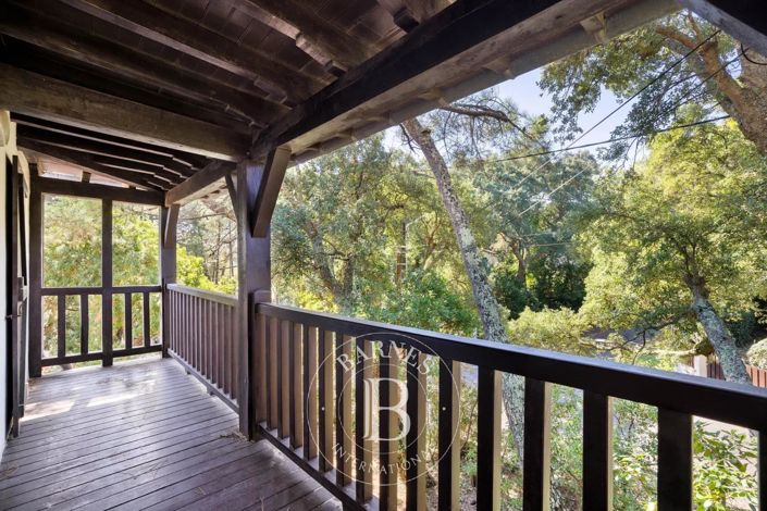 Image No.7-10 Bed House for sale