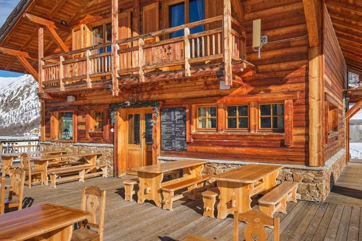 Image No.10-3 Bed House for sale