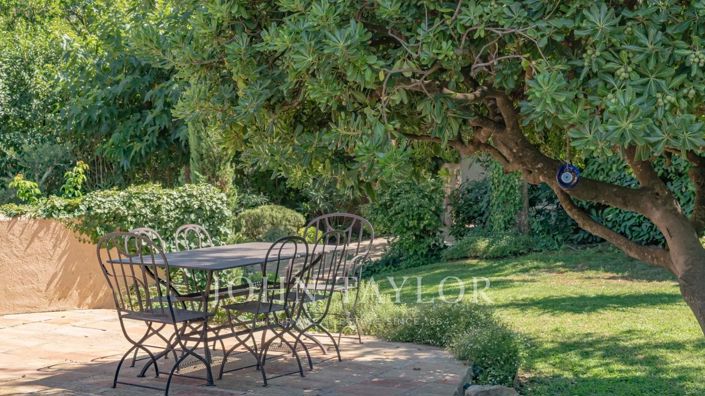 Image No.10-5 Bed House for sale