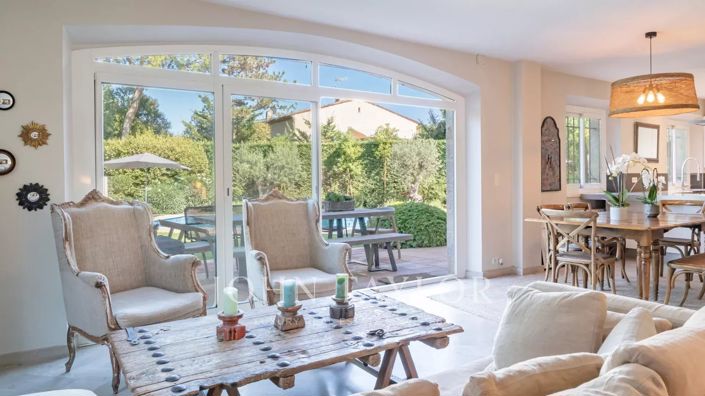 Image No.15-5 Bed House for sale