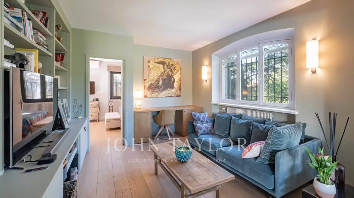 Image No.20-5 Bed House for sale