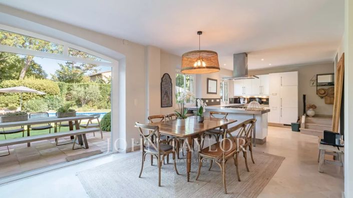 Image No.21-5 Bed House for sale