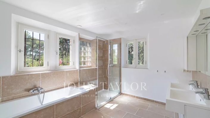 Image No.23-5 Bed House for sale