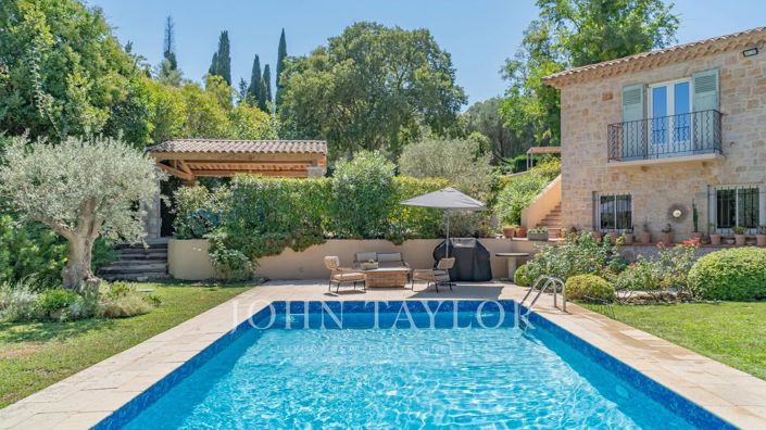 Image No.8-5 Bed House for sale