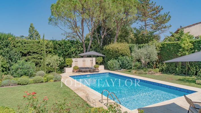 Image No.9-5 Bed House for sale