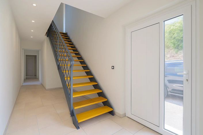 Image No.11-3 Bed House for sale