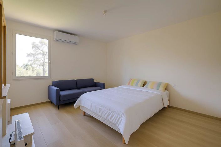 Image No.17-3 Bed House for sale