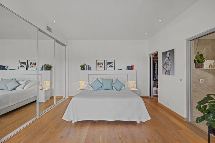 Image No.11-3 Bed House for sale