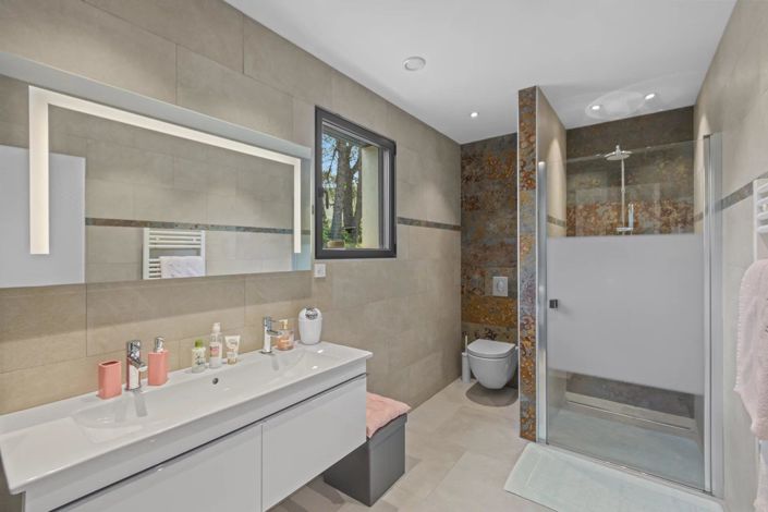 Image No.14-3 Bed House for sale