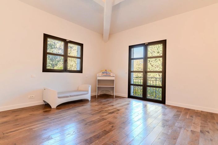 Image No.16-6 Bed House for sale