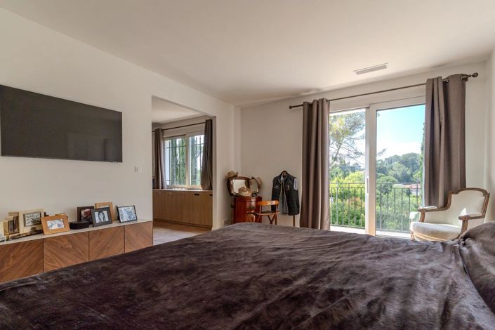 Image No.11-5 Bed House for sale