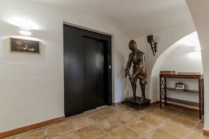 Image No.16-5 Bed House for sale