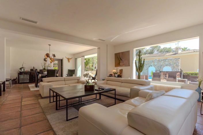 Image No.5-5 Bed House for sale