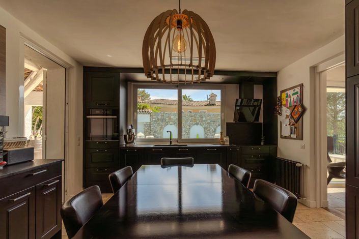 Image No.8-5 Bed House for sale