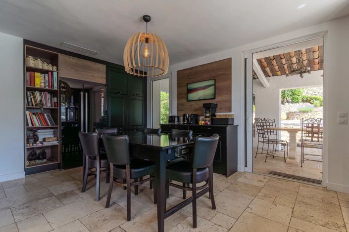 Image No.9-5 Bed House for sale