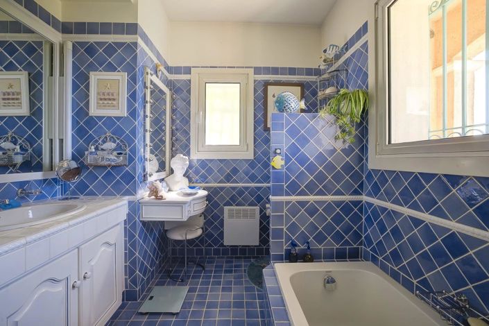 Image No.12-4 Bed House for sale