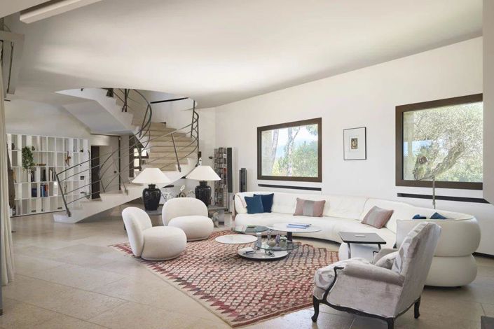 Image No.17-6 Bed House for sale