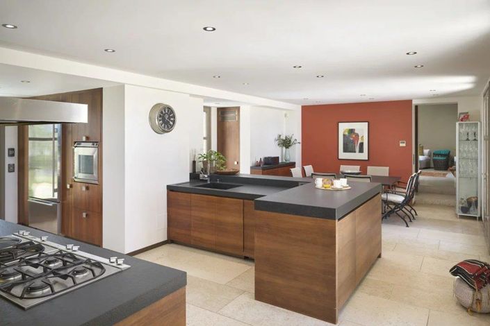 Image No.18-6 Bed House for sale