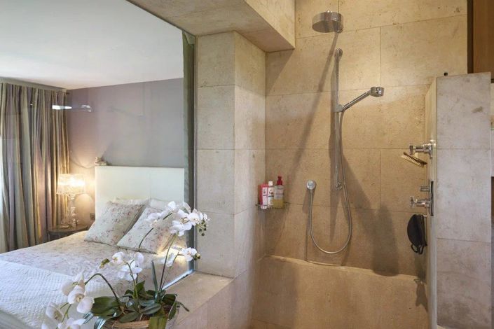 Image No.26-6 Bed House for sale