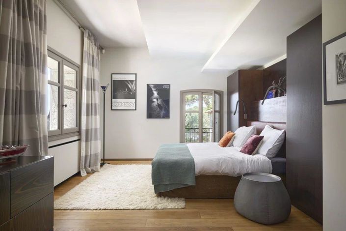 Image No.28-6 Bed House for sale