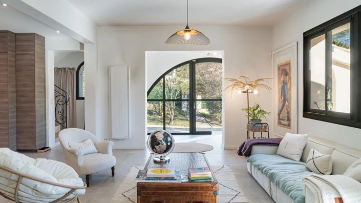 Image No.18-6 Bed House for sale