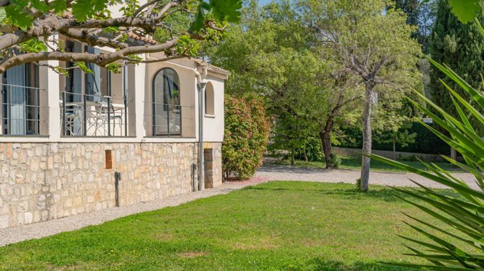 Image No.2-6 Bed House for sale