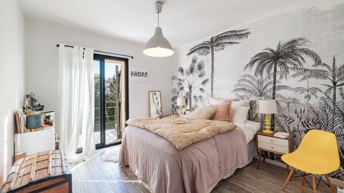 Image No.20-6 Bed House for sale